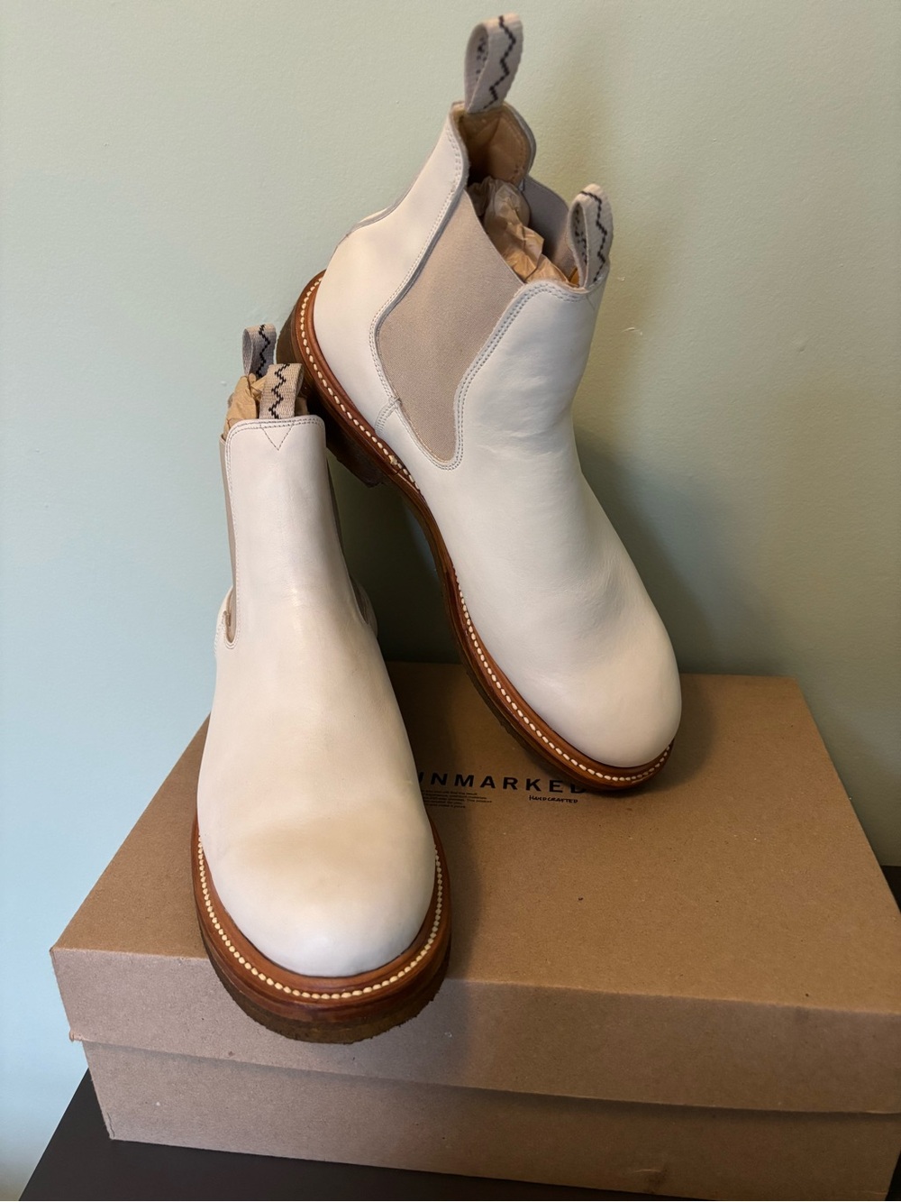 Unmarked handcrafted leather chelsea boots size 11.5